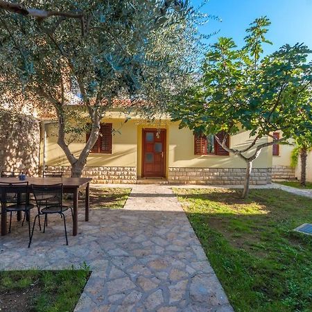 Kuca Za Odmor Villa Sveti Filip i Jakov Exterior photo